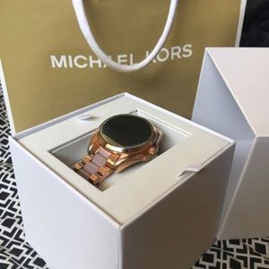 Micheal Kors Smart watch. Rose gold